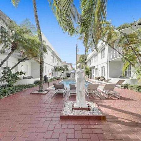 Courtyard Apartments Part Of The Oasis Casita Collection Miami Beach Exterior photo