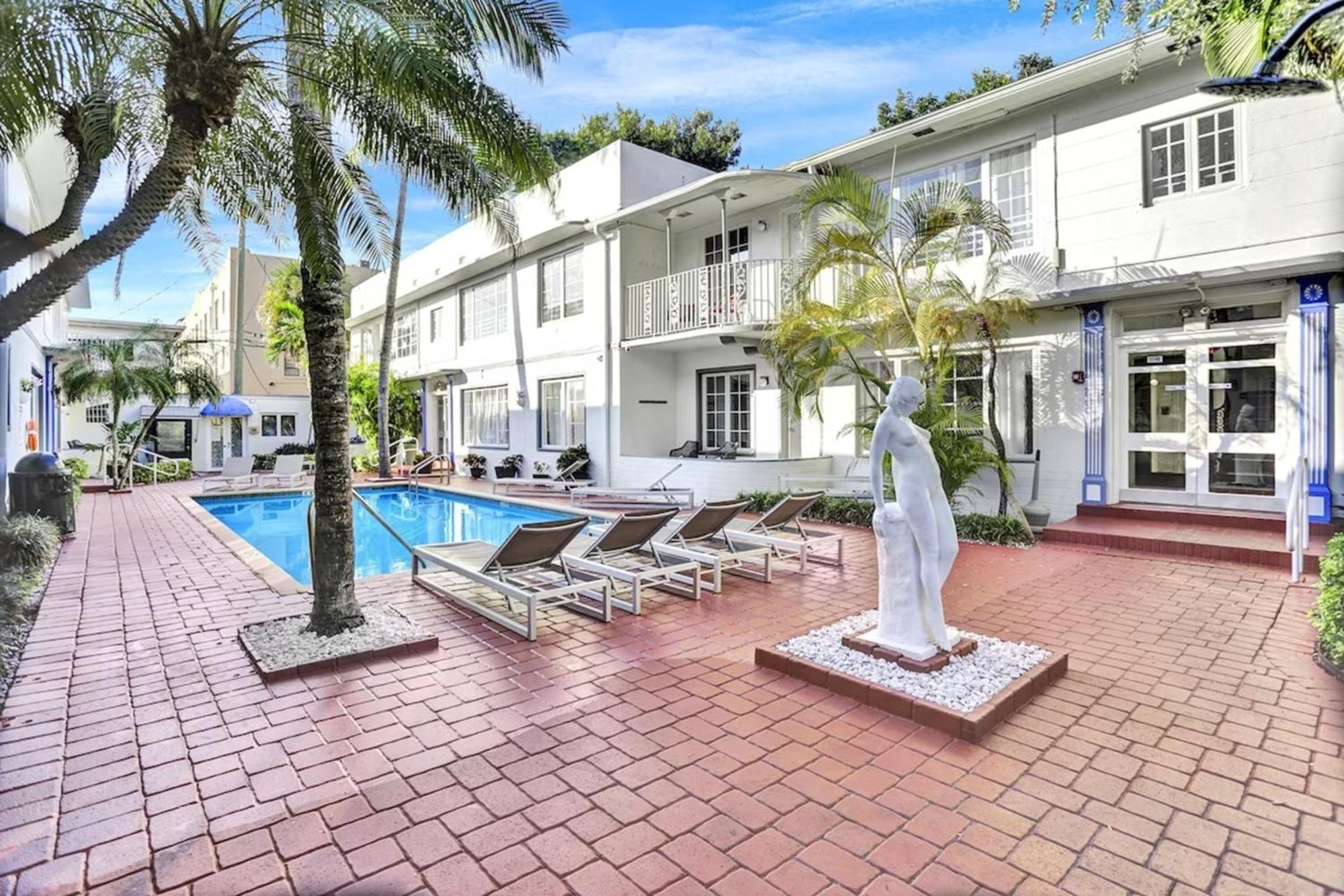 Courtyard Apartments Part Of The Oasis Casita Collection Miami Beach Exterior photo