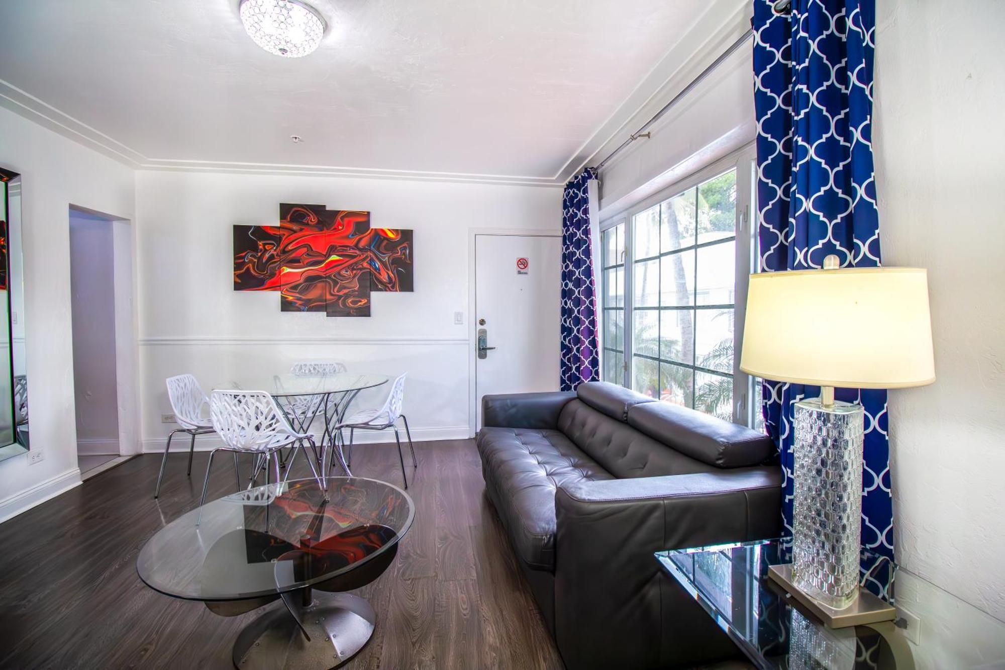 Courtyard Apartments Part Of The Oasis Casita Collection Miami Beach Exterior photo
