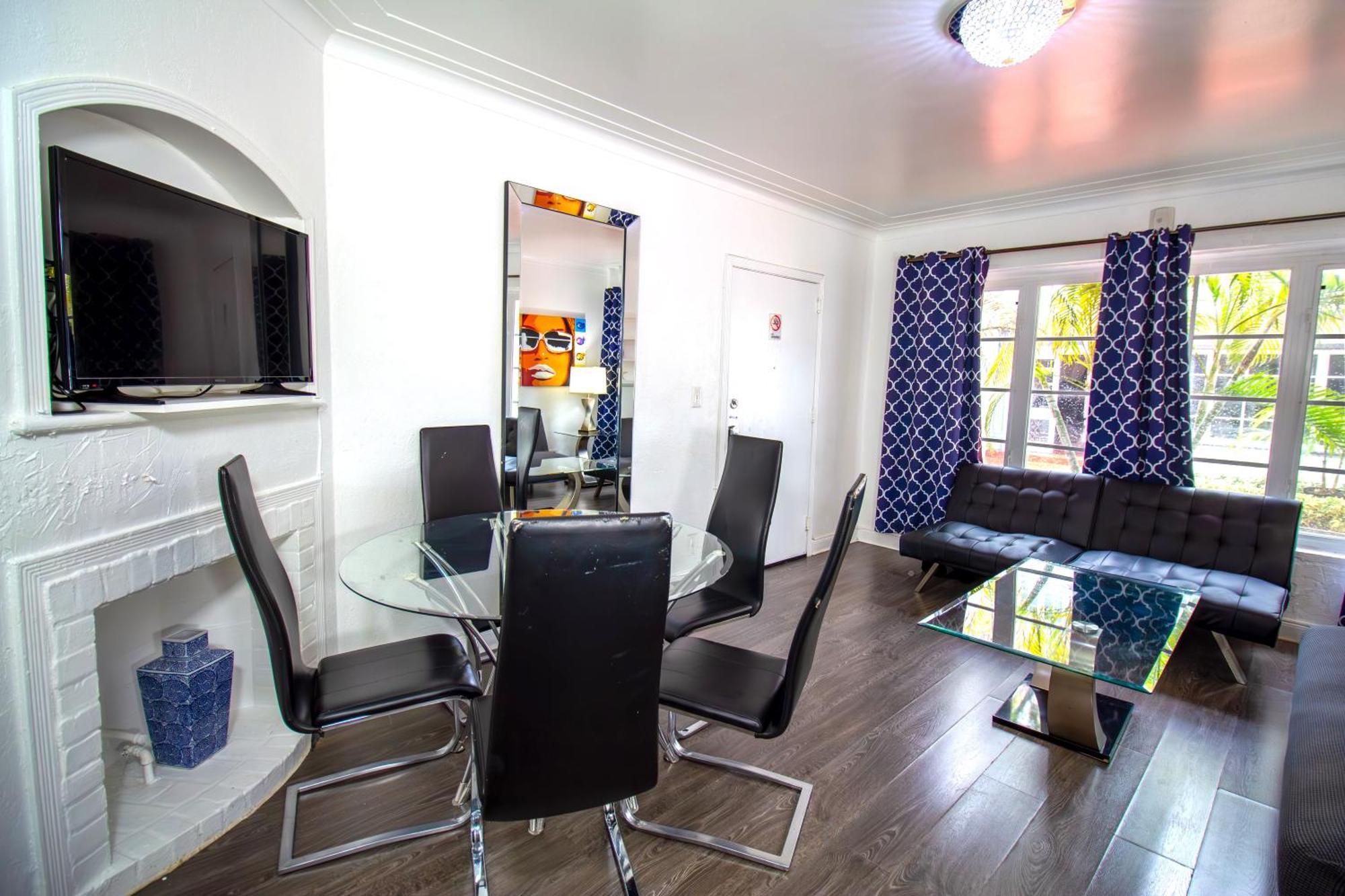 Courtyard Apartments Part Of The Oasis Casita Collection Miami Beach Exterior photo