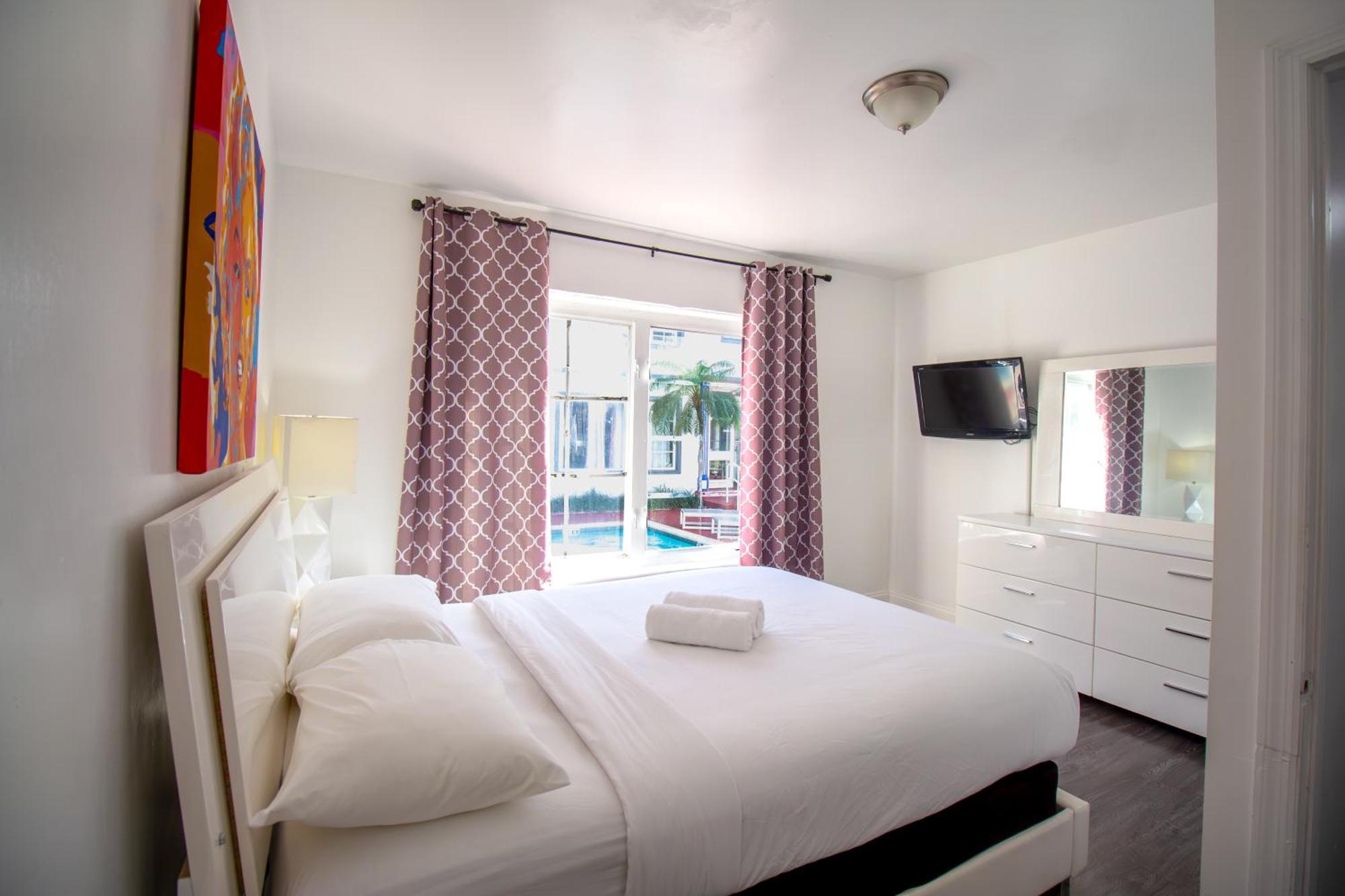 Courtyard Apartments Part Of The Oasis Casita Collection Miami Beach Exterior photo