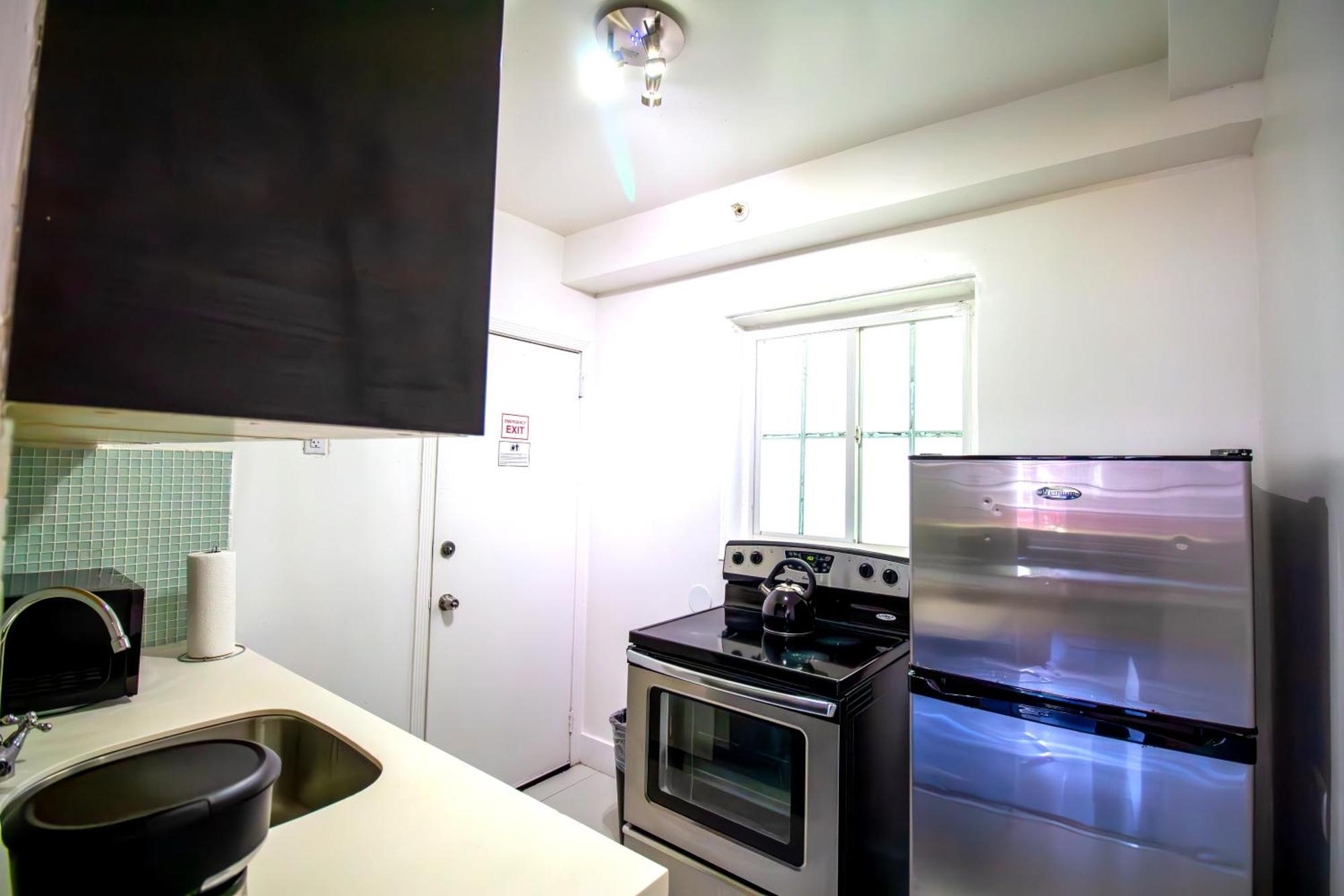 Courtyard Apartments Part Of The Oasis Casita Collection Miami Beach Exterior photo