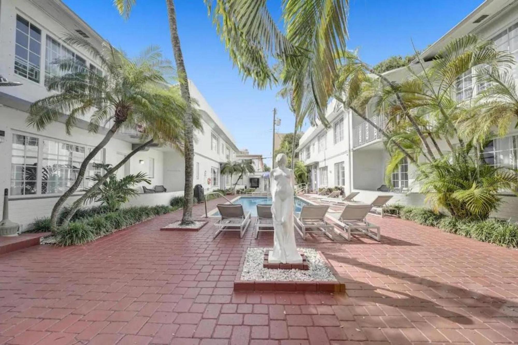 Courtyard Apartments Part Of The Oasis Casita Collection Miami Beach Exterior photo