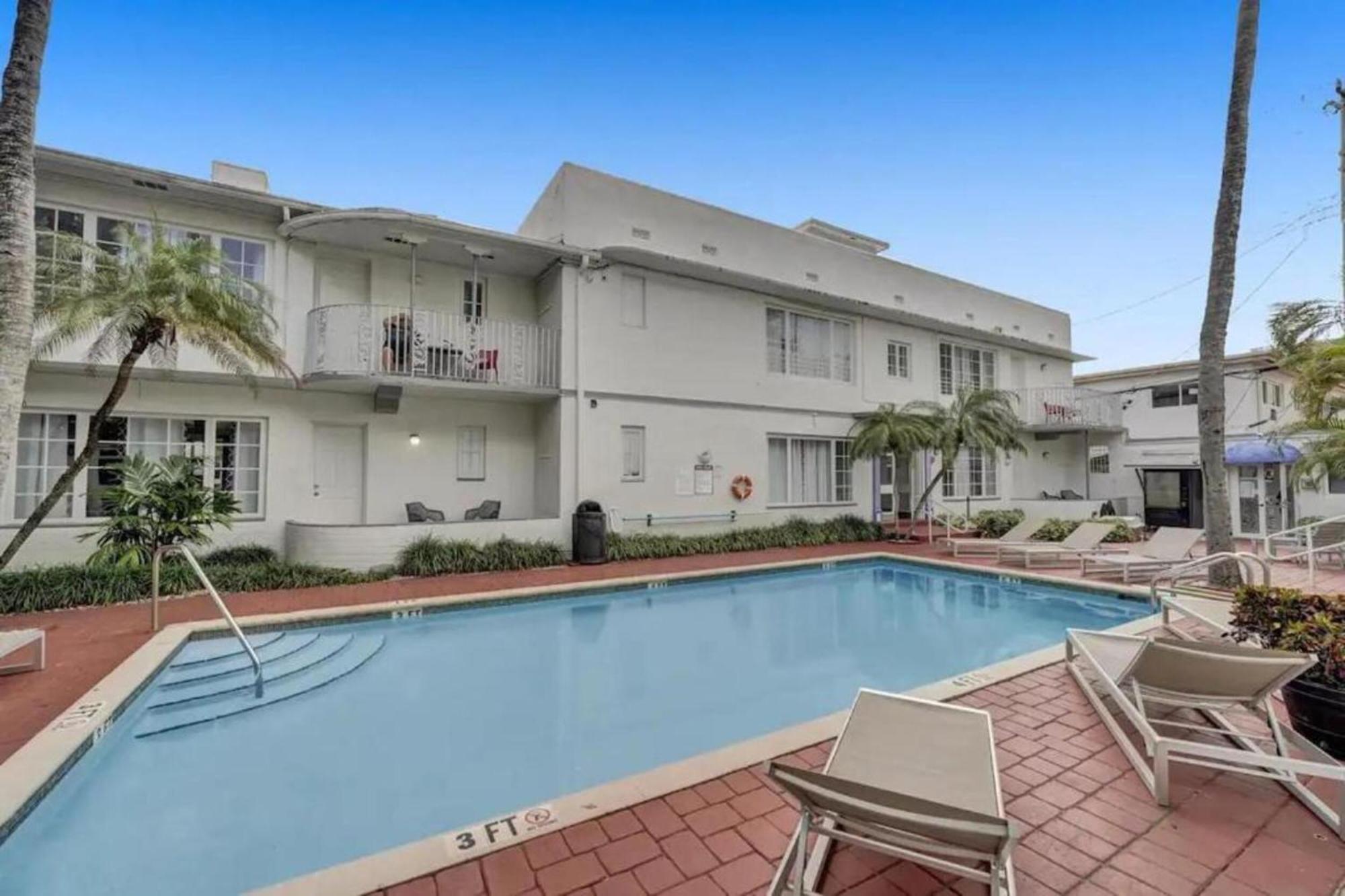 Courtyard Apartments Part Of The Oasis Casita Collection Miami Beach Exterior photo